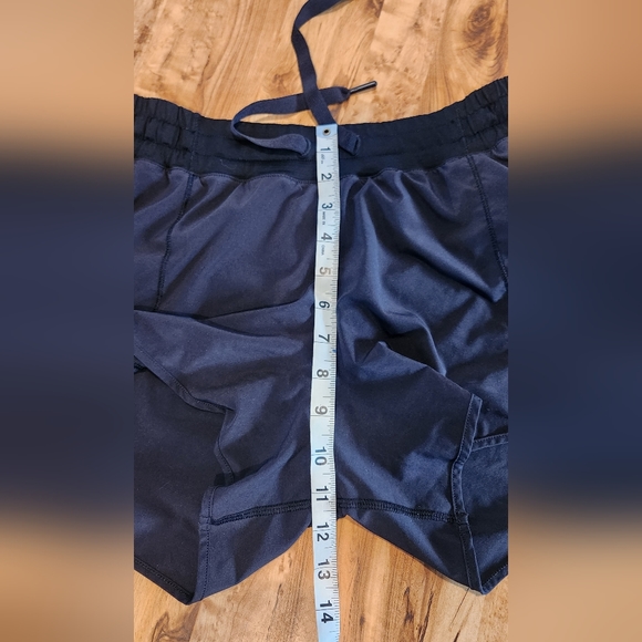 Lululemon hotty hot shorts - Picture 6 of 10